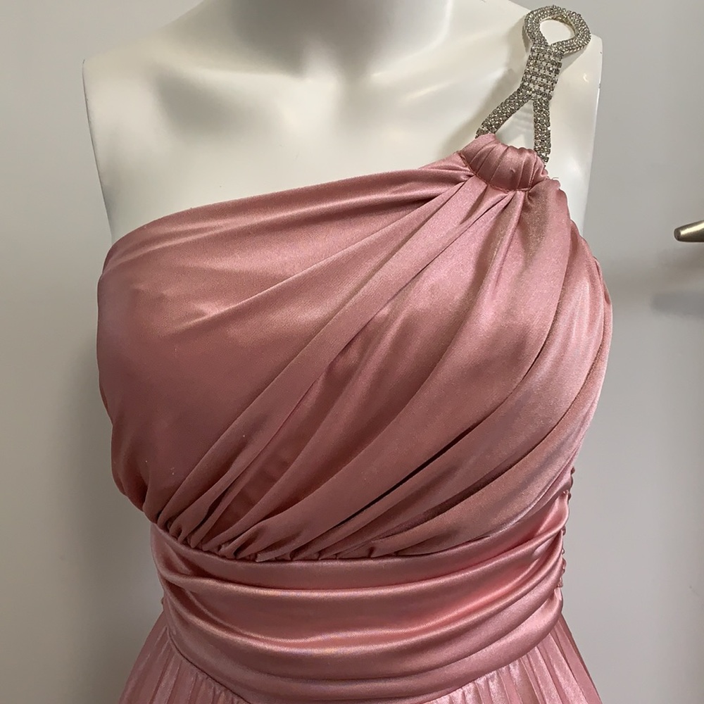 Pink one shoulder dress - Picture 7 of 16